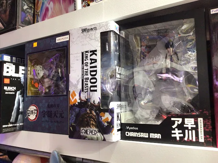 Legacy Collectibles & Toys 4