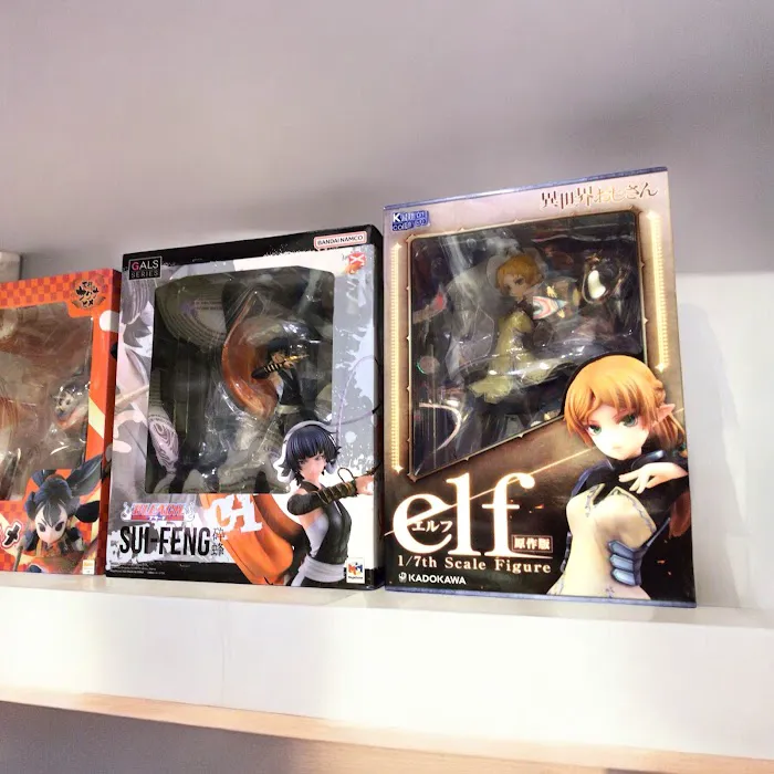 Legacy Collectibles & Toys 7