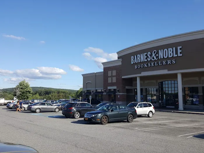 Barnes & Noble 6