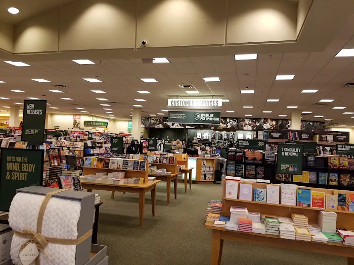 Barnes & Noble 7