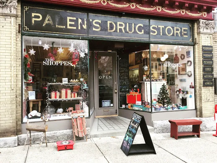 The Shoppes at Historic Palen's Drug Store 4