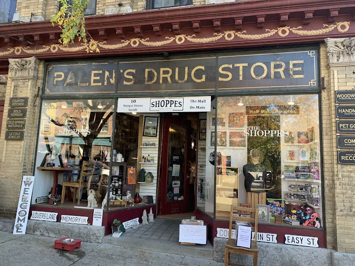 The Shoppes at Historic Palen's Drug Store 1