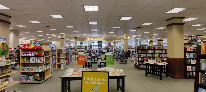 Barnes & Noble 3