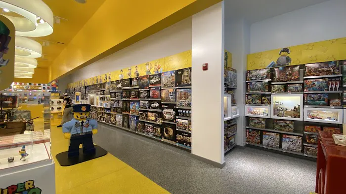 The LEGO® Store Freehold 5