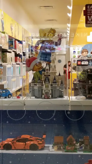 The LEGO® Store Freehold 0