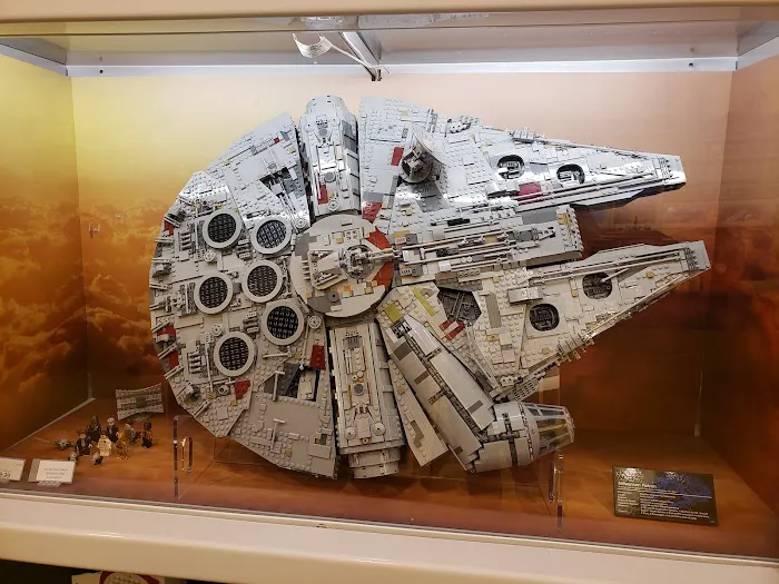 The LEGO® Store Freehold 8
