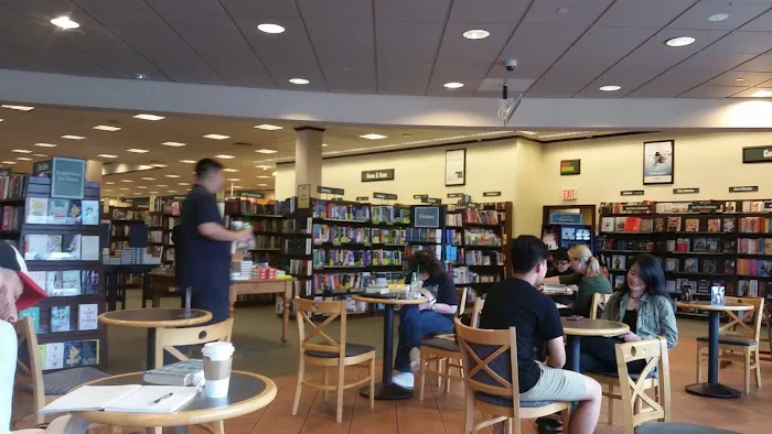 Barnes & Noble 1