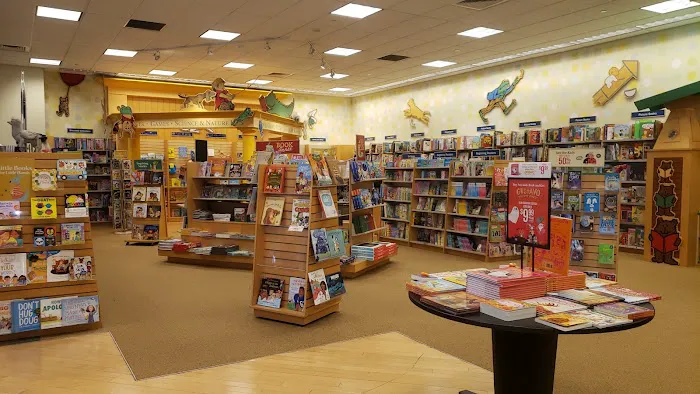 Barnes & Noble 8
