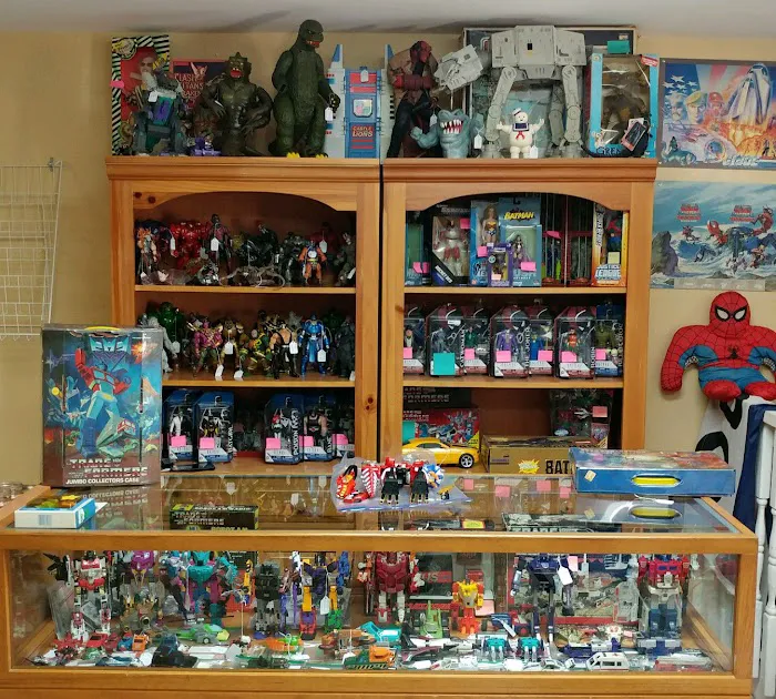 Tinkerbeee's Toy & Comic Store 8
