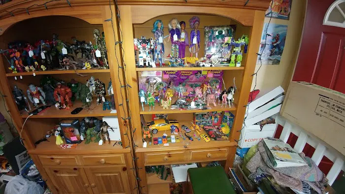 Tinkerbeee's Toy & Comic Store 4