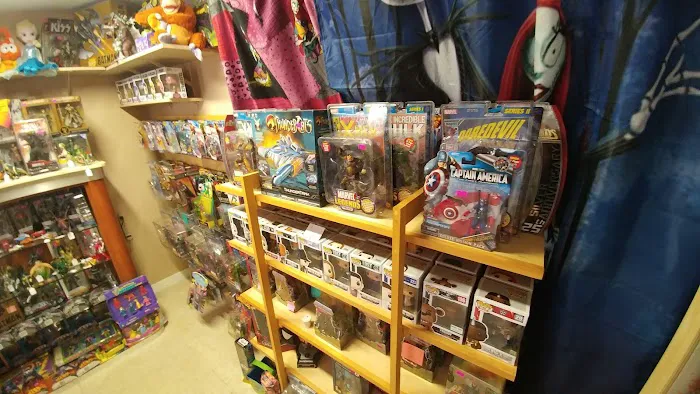 Tinkerbeee's Toy & Comic Store 3