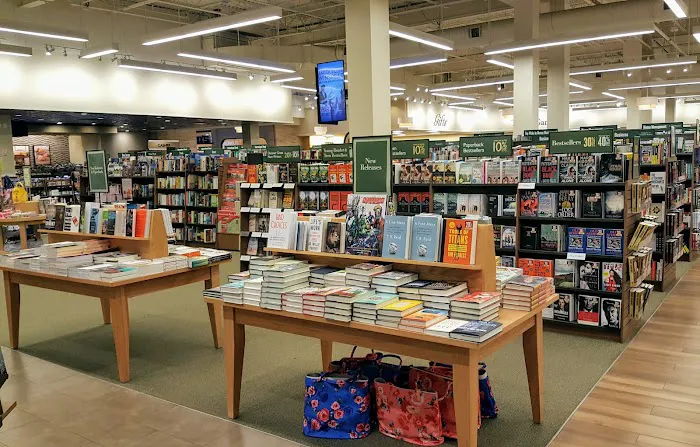 Barnes & Noble 3