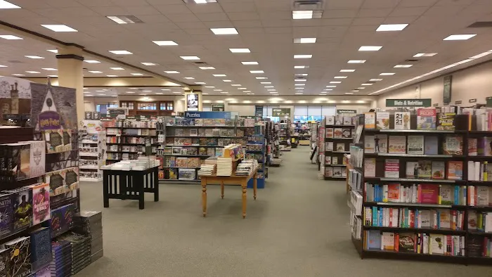 Barnes & Noble 3