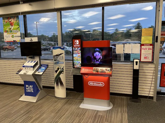 GameStop 4