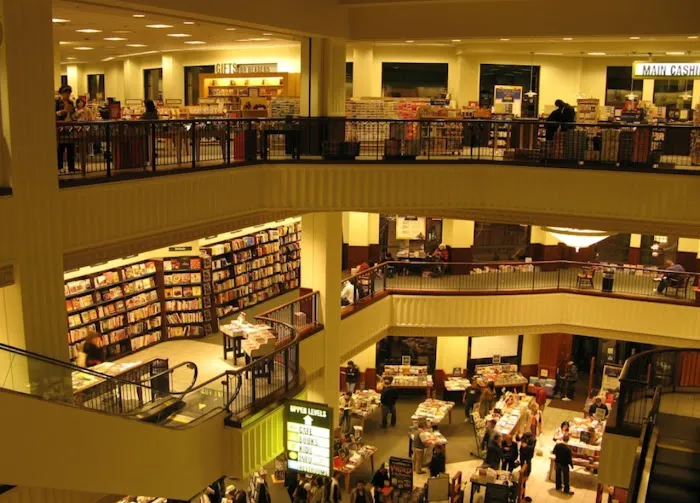 Barnes & Noble 3