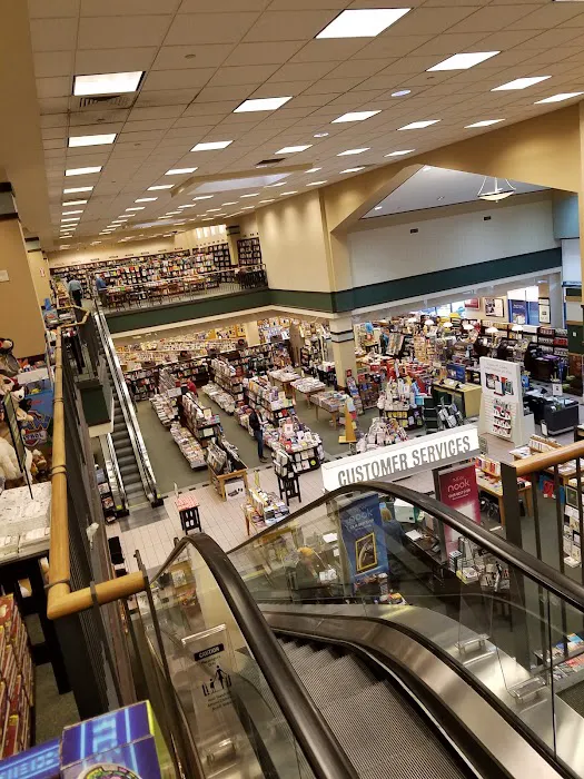 Barnes & Noble 8