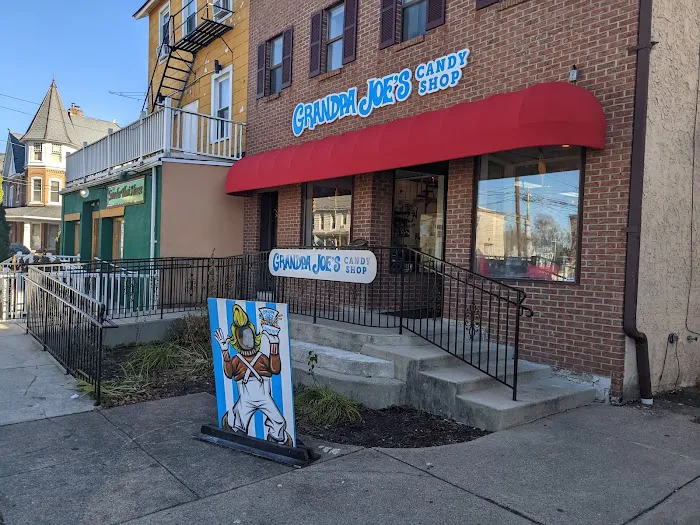 Grandpa Joe's Candy Shop - Emmaus, PA 8