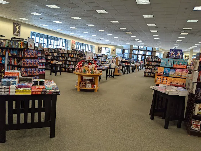 Barnes & Noble 8