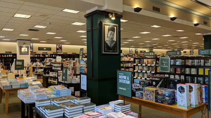 Barnes & Noble 2