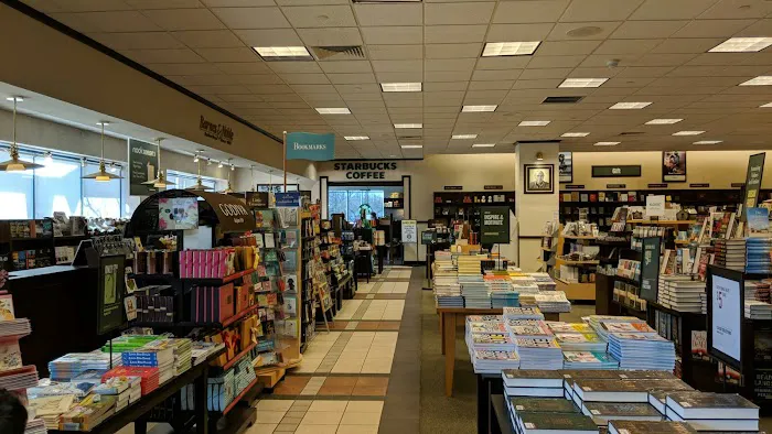 Barnes & Noble 6