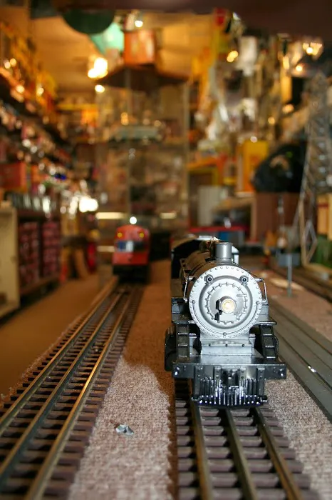 Bussinger Trains & Toys! 0