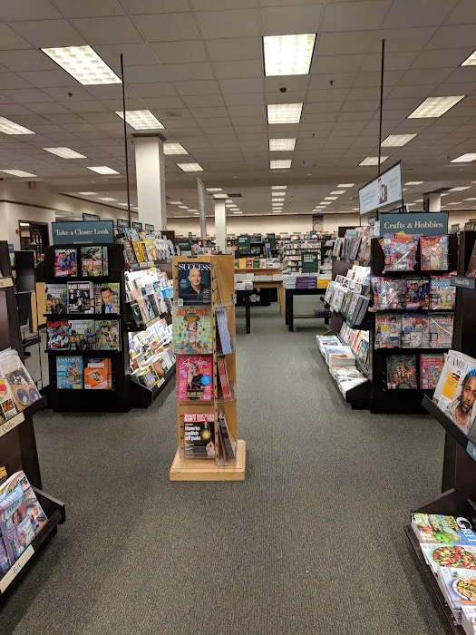 Barnes & Noble 6