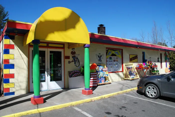 Necker's Toyland 9