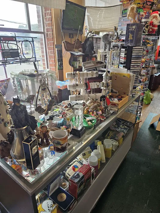 Gizmo's Antique's & Collectable's 0