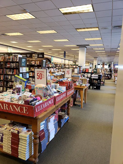 Barnes & Noble 9