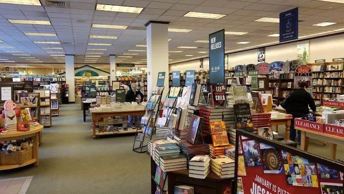 Barnes & Noble 6