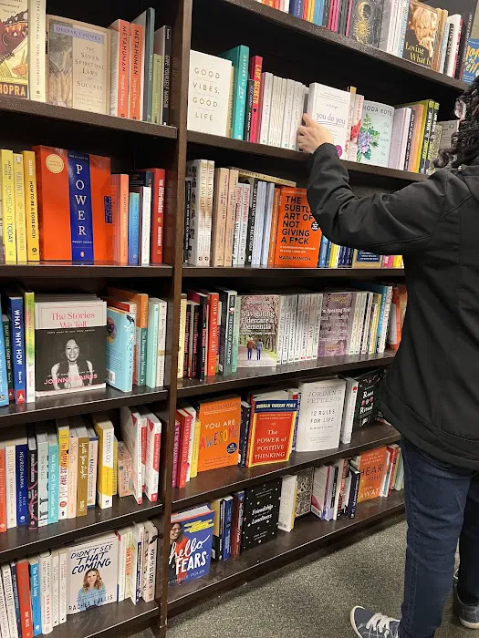 Barnes & Noble 6