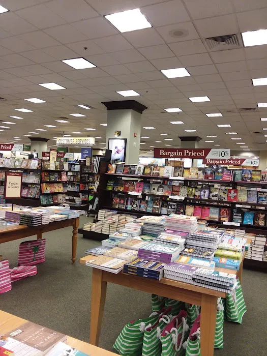 Barnes & Noble 8