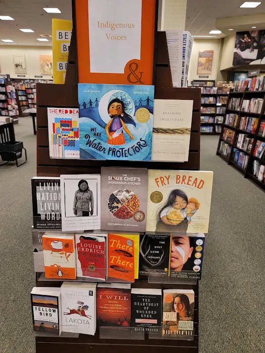 Barnes & Noble 6