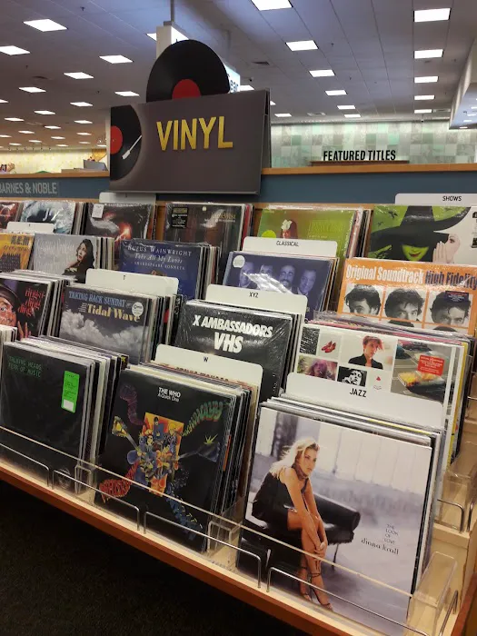Barnes & Noble 9