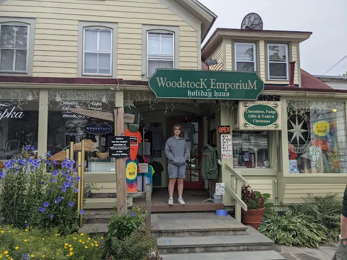 Woodstock Emporium & Holiday Haus 7