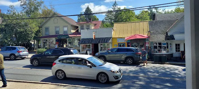 Woodstock Emporium & Holiday Haus 6