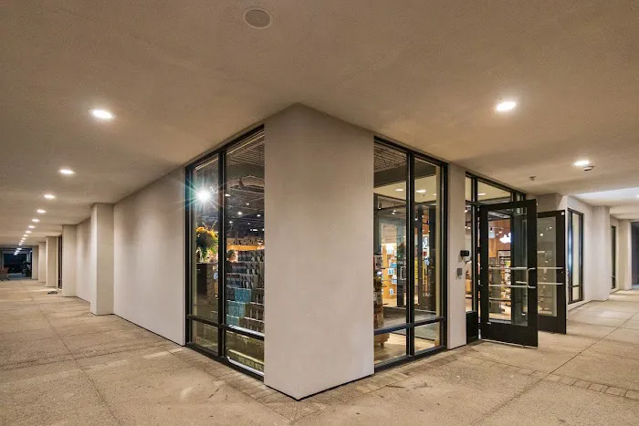 Barnes & Noble 6