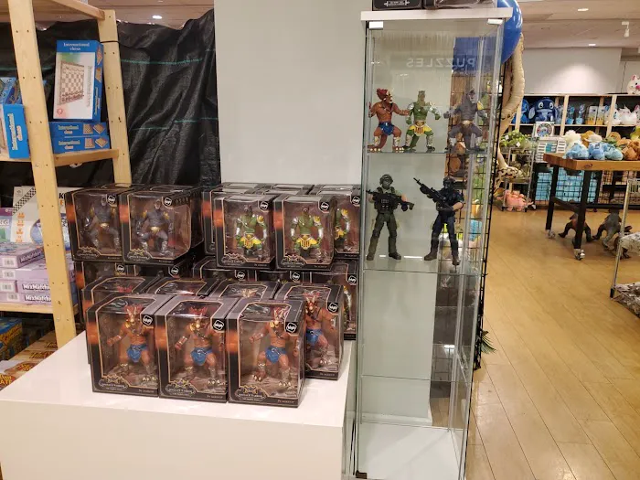 Amazing Toys Outlet 2
