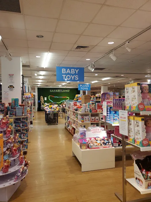 Amazing Toys Outlet 3