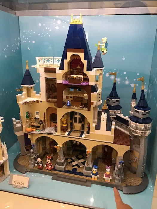 The LEGO® Store King of Prussia Mall 7