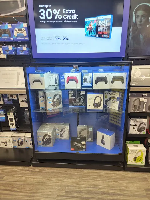 GameStop 0