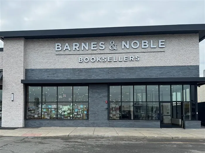 Barnes & Noble 8