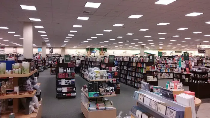 Barnes & Noble 7