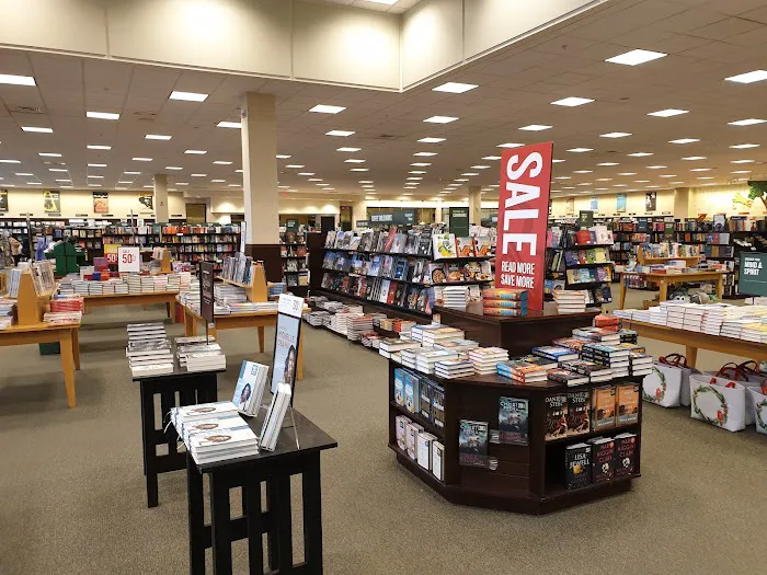 Barnes & Noble 8