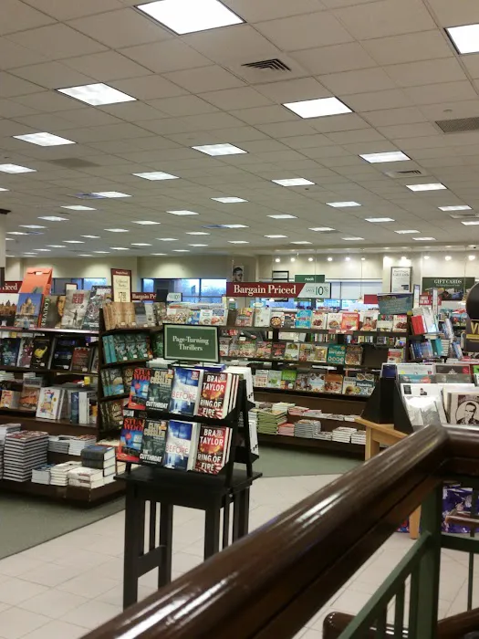 Barnes & Noble 7
