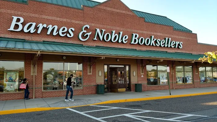 Barnes & Noble 8