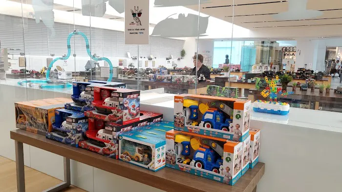 Amazing Toys 1