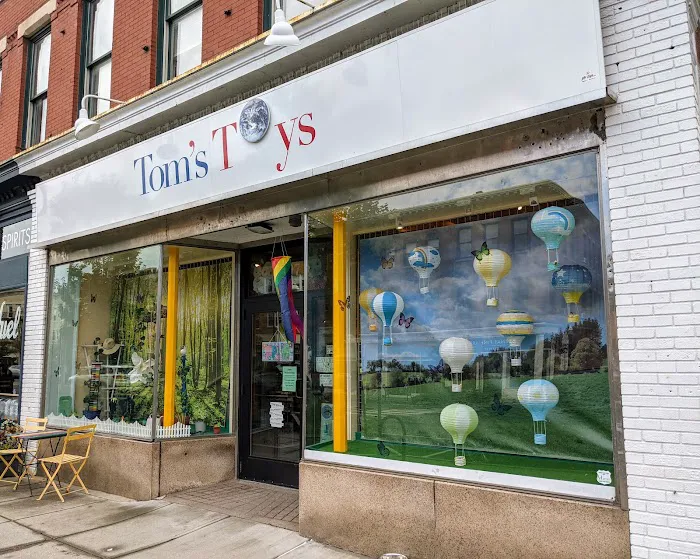 Tom's Toys 7