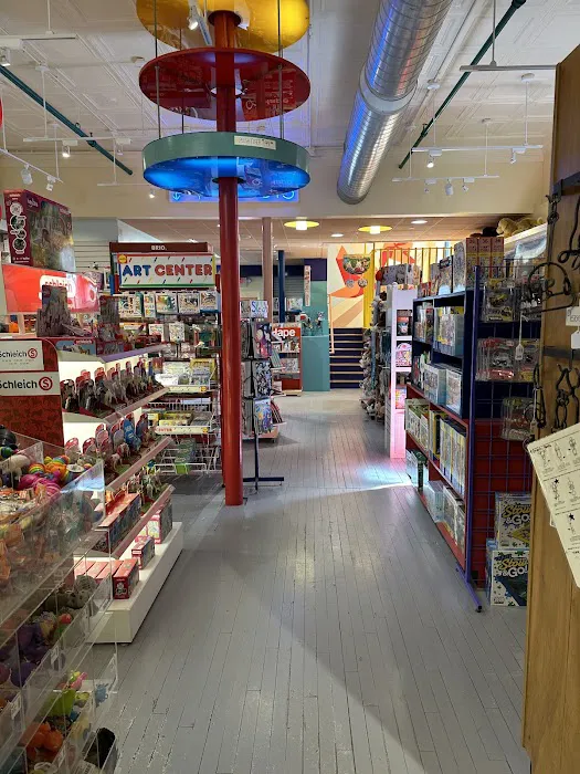 Tom's Toys 4