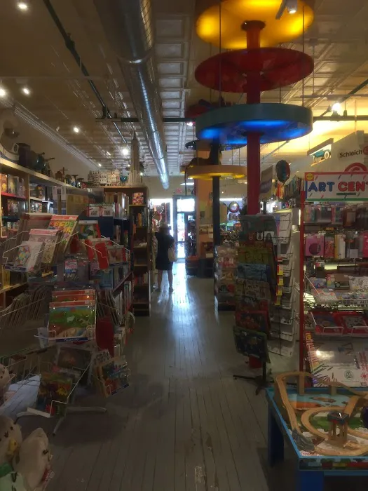 Tom's Toys 8
